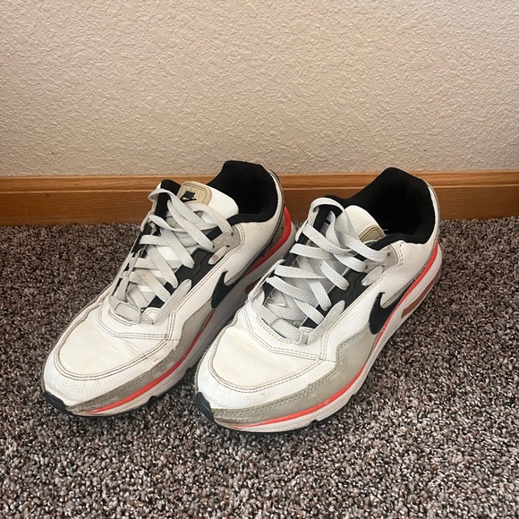 Nike Air Max White and Black with Red Trim - Picture 2 of 7